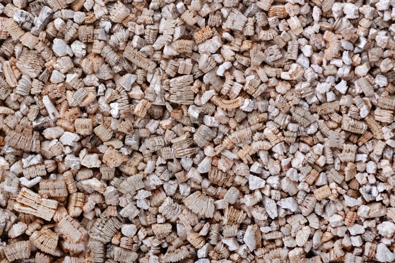 Vermiculite for growing cannabis